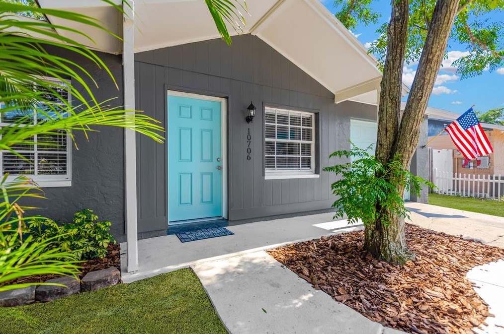 10706 Airview Dr, Tampa FL 33625-4902 exterior
