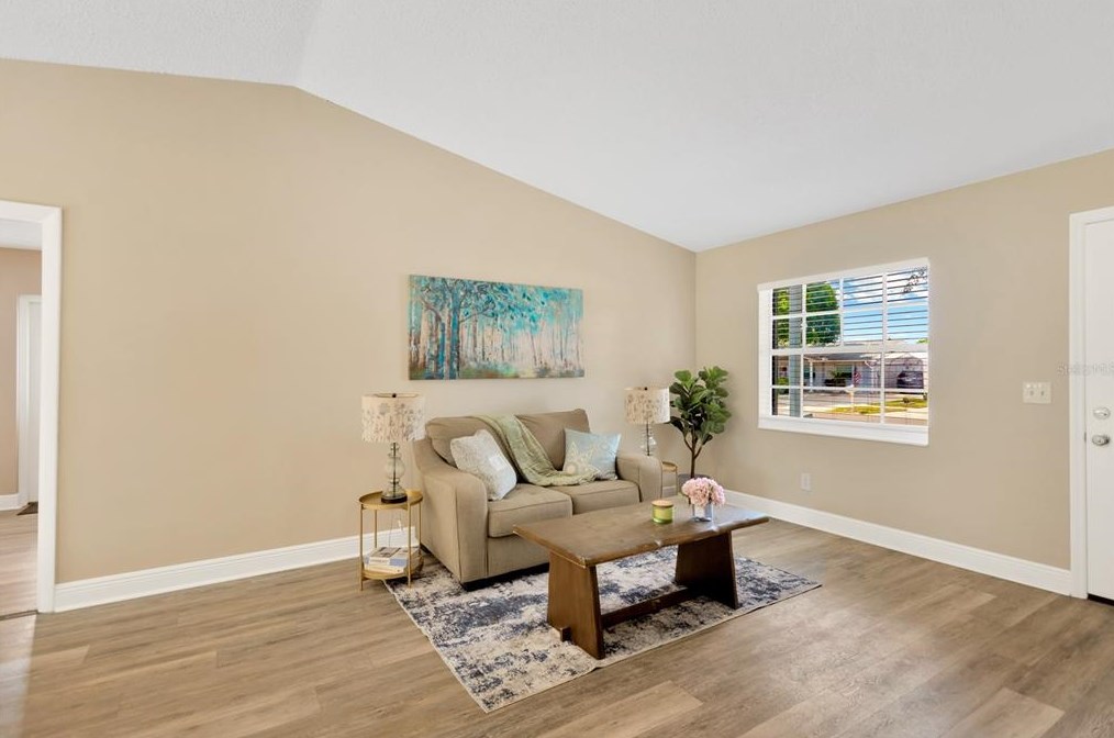 10706 Airview Dr, Tampa FL 33625-4902 exterior