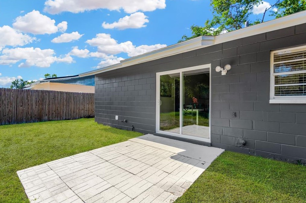 10706 Airview Dr, Tampa FL 33625-4902 exterior