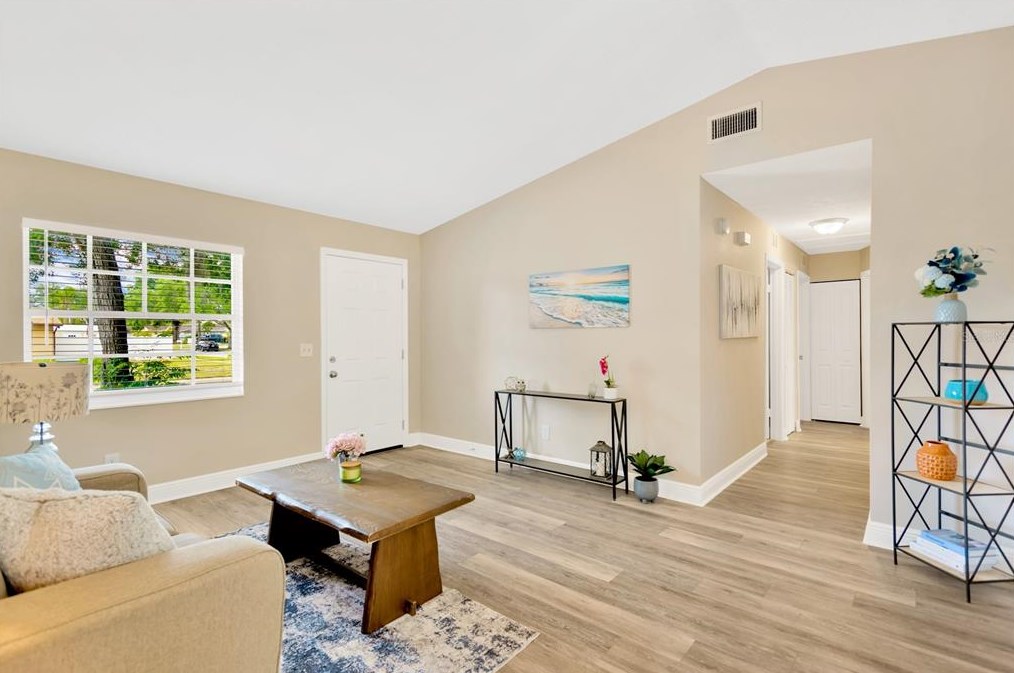 10706 Airview Dr, Tampa FL 33625-4902 exterior