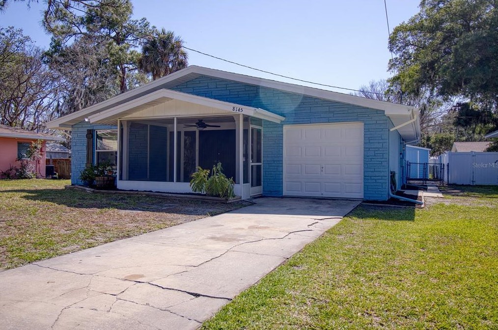 8145 Papaya St, Port Richey, FL 34668-6302