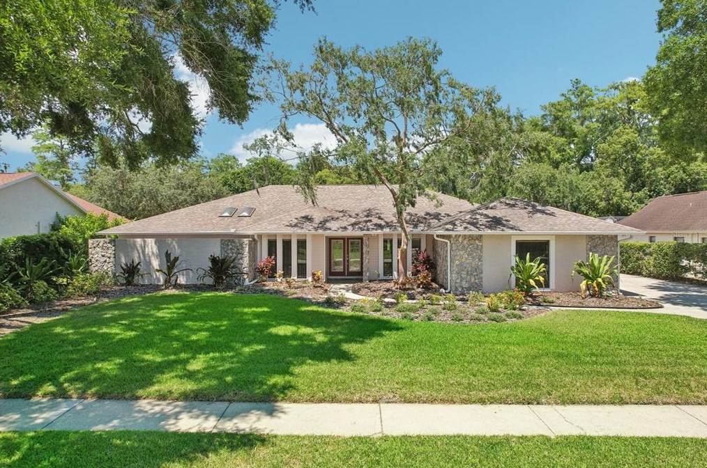 603 Crystal Grove Blvd, Lutz, FL 33548
