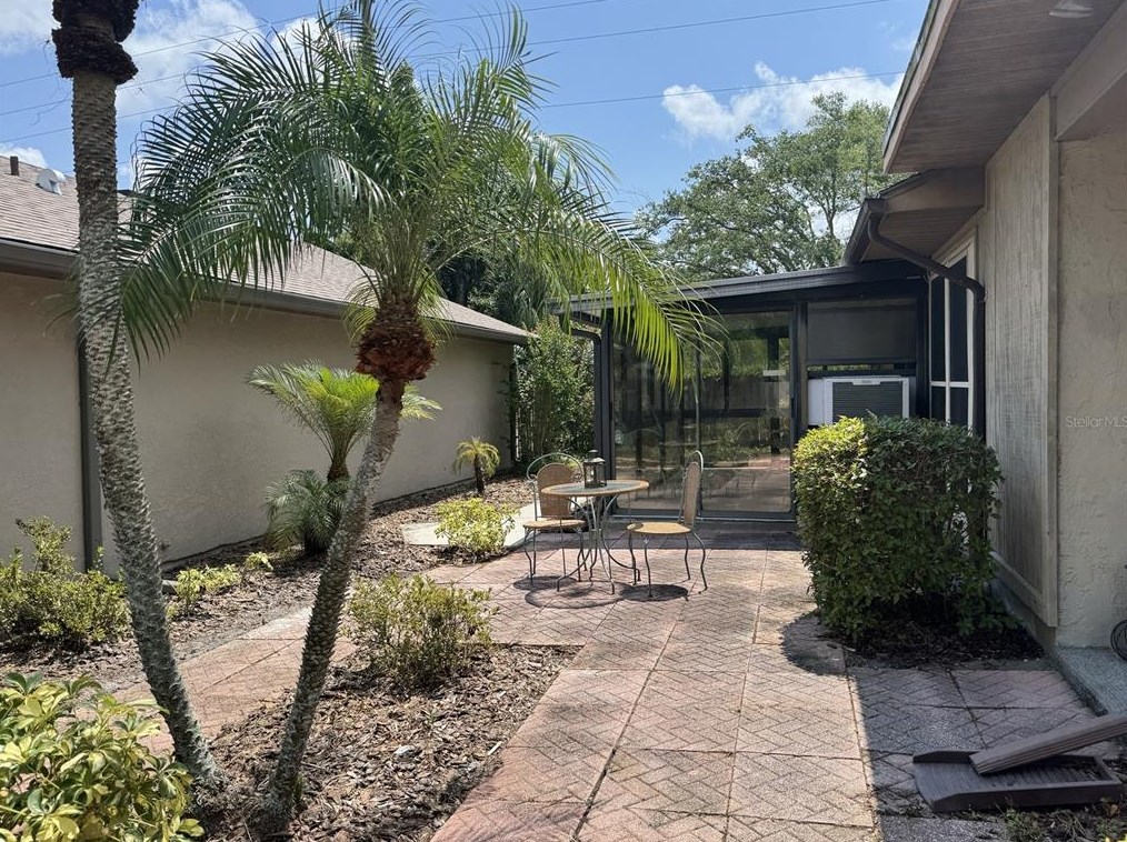 783 Bonnie Blvd, Palm Harbor FL  34684-3904 exterior