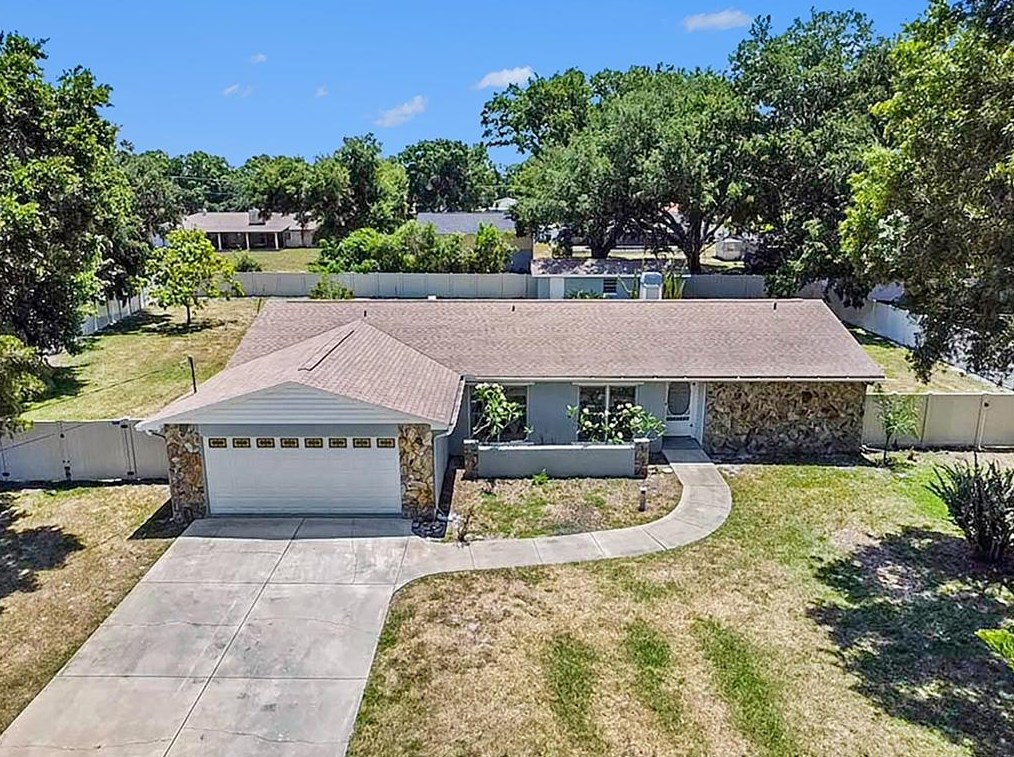 8319 Forest Cir, Tampa, FL 33615-1837