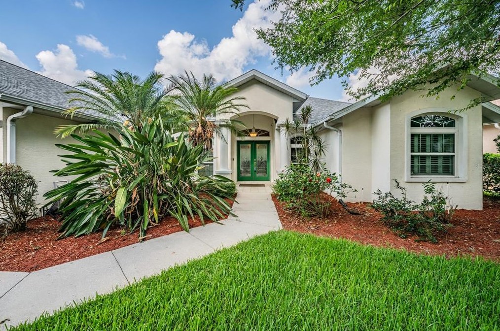 1036 Waybrook Ct, Lutz, FL 33549