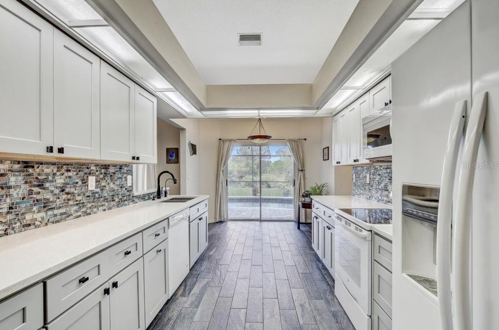 5717 Erhardt Dr, Riverview FL  33578-3754 exterior