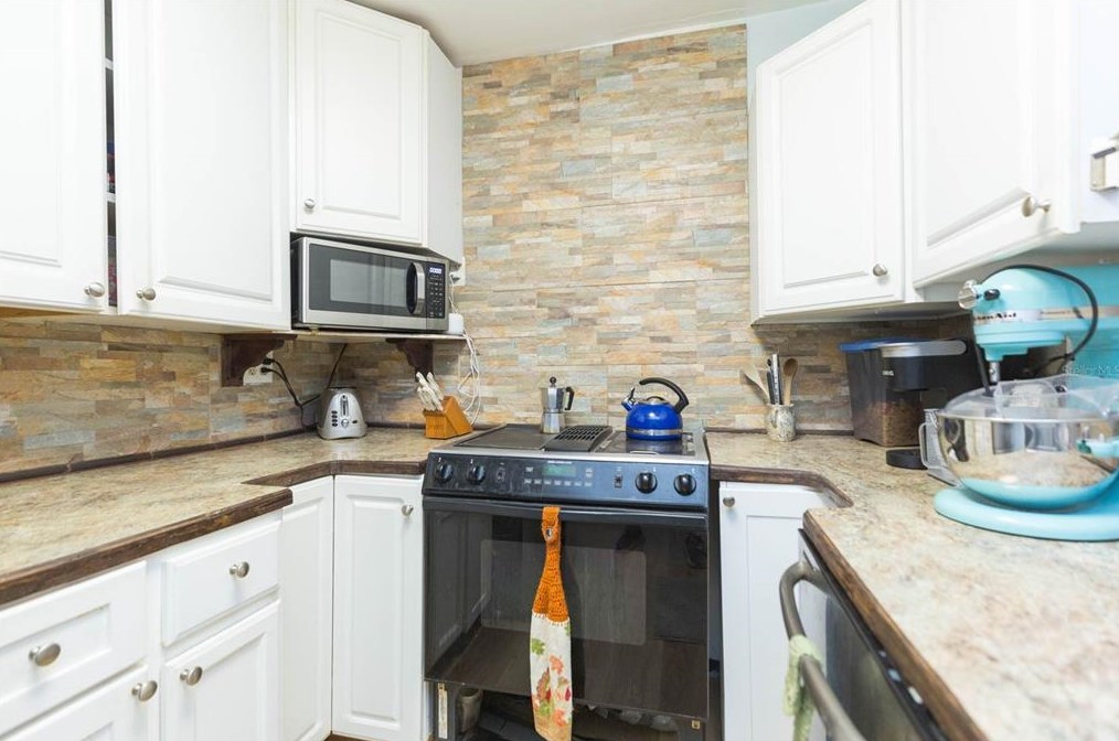 8514 46th St, Tampa FL 33617-6912 exterior