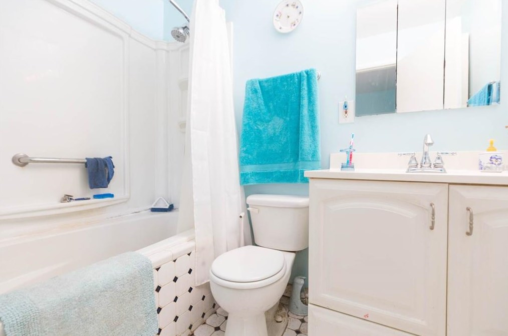 8514 46th St, Tampa FL 33617-6912 exterior