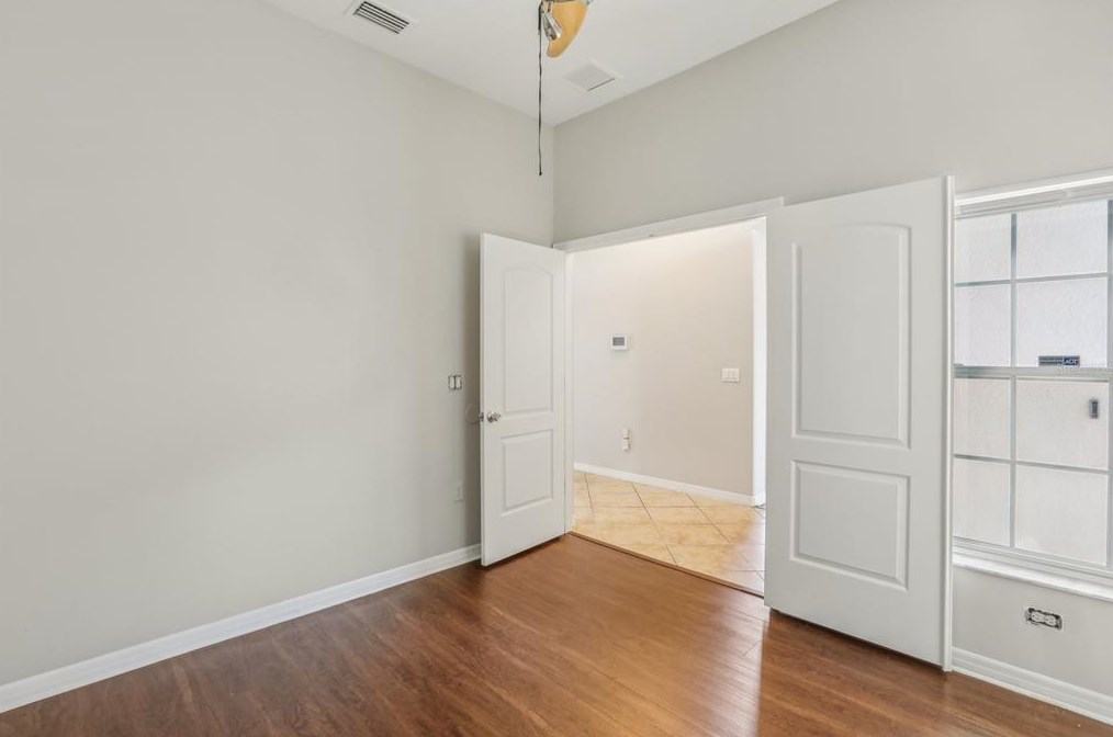 8002 Alamosa Wood Ave, Ruskin FL 33573-0144 exterior