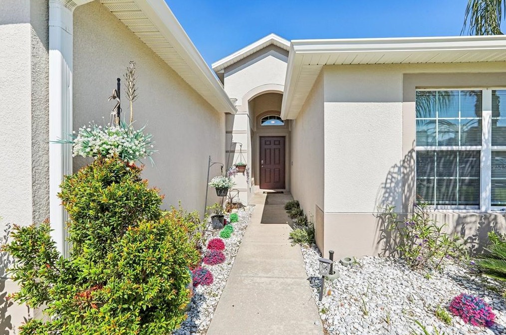 8002 Alamosa Wood Ave, Ruskin, FL 33573