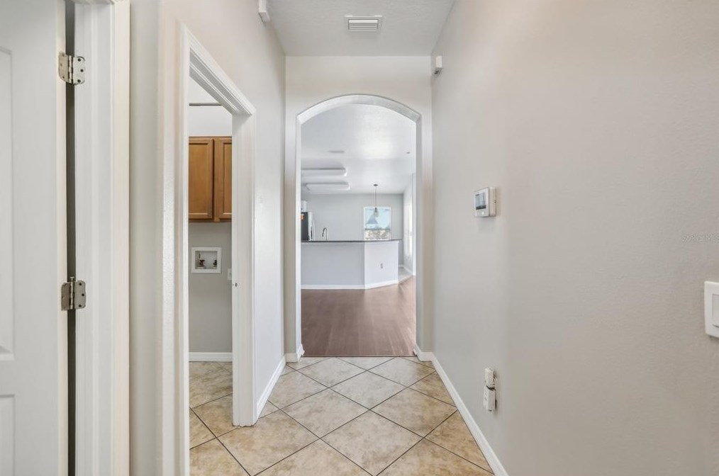 8002 Alamosa Wood Ave, Ruskin FL 33573-0144 exterior