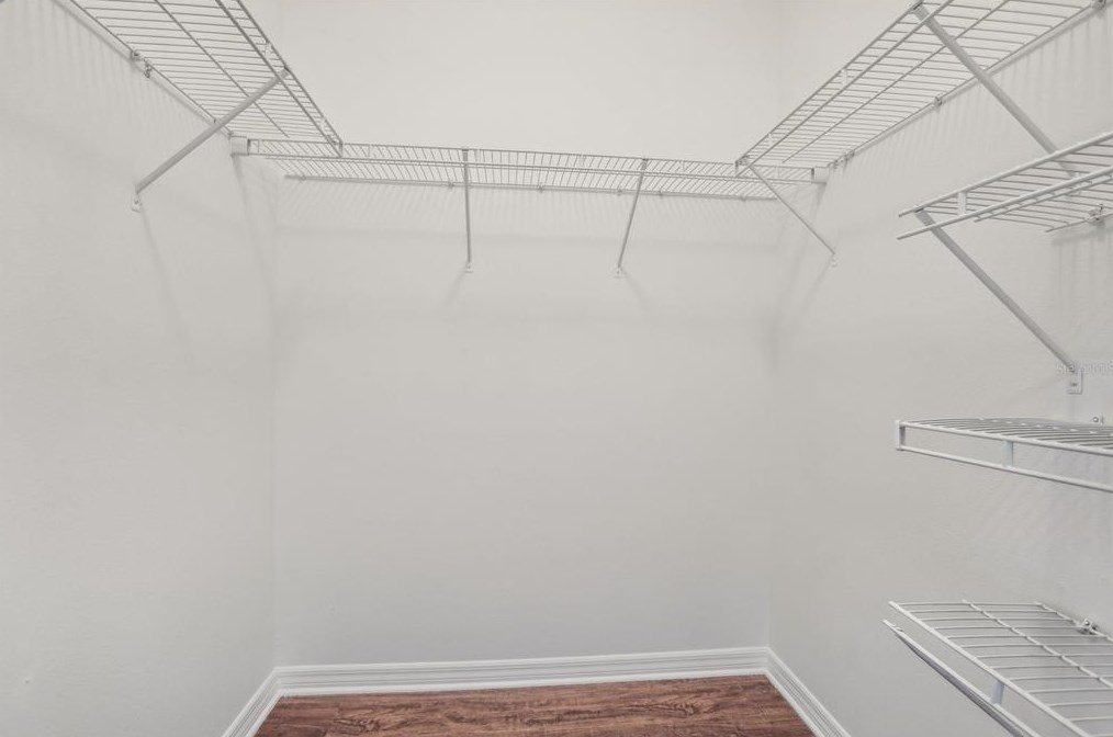 8002 Alamosa Wood Ave, Ruskin FL 33573-0144 exterior