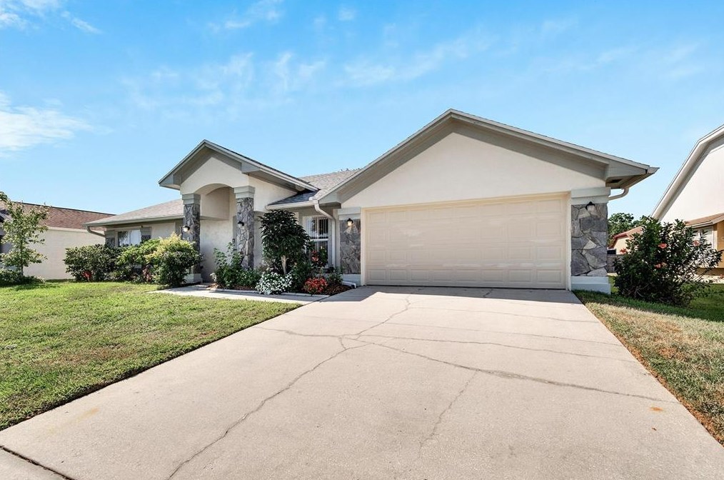 1717 Compton St, Brandon FL  33511-1865 exterior