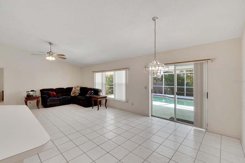 1717 Compton St, Brandon FL  33511-1865 exterior