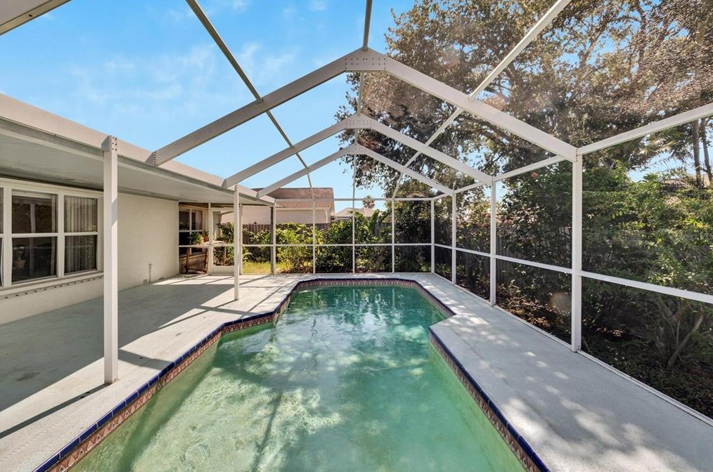 1717 Compton St, Brandon FL  33511-1865 exterior