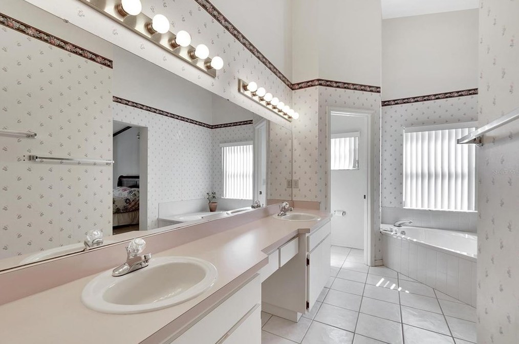 1717 Compton St, Brandon FL  33511-1865 exterior