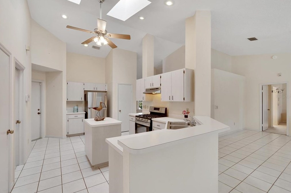 1717 Compton St, Brandon FL  33511-1865 exterior