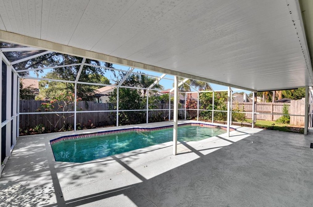 1717 Compton St, Brandon FL  33511-1865 exterior