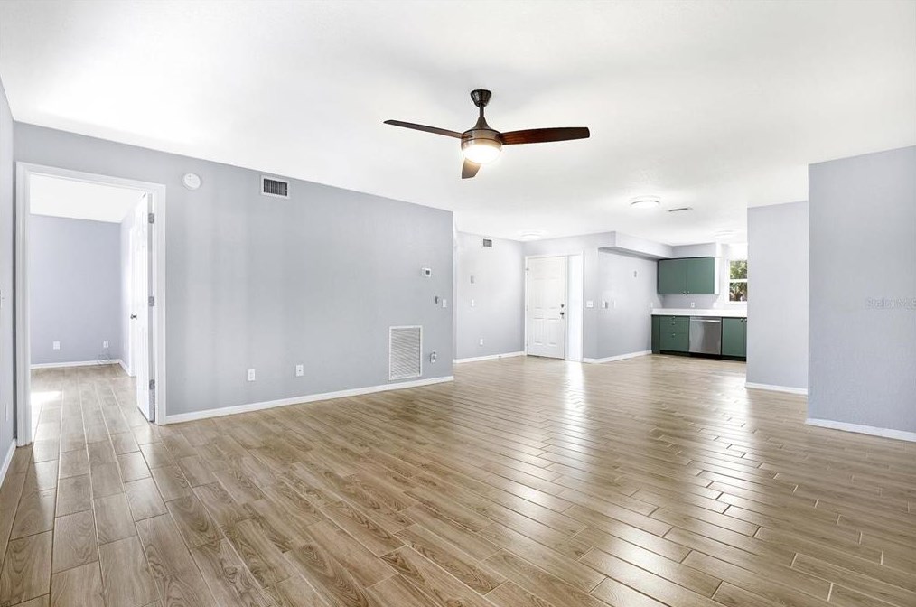 101 47th Ave, Saint Petersburg FL  33703-3905 exterior