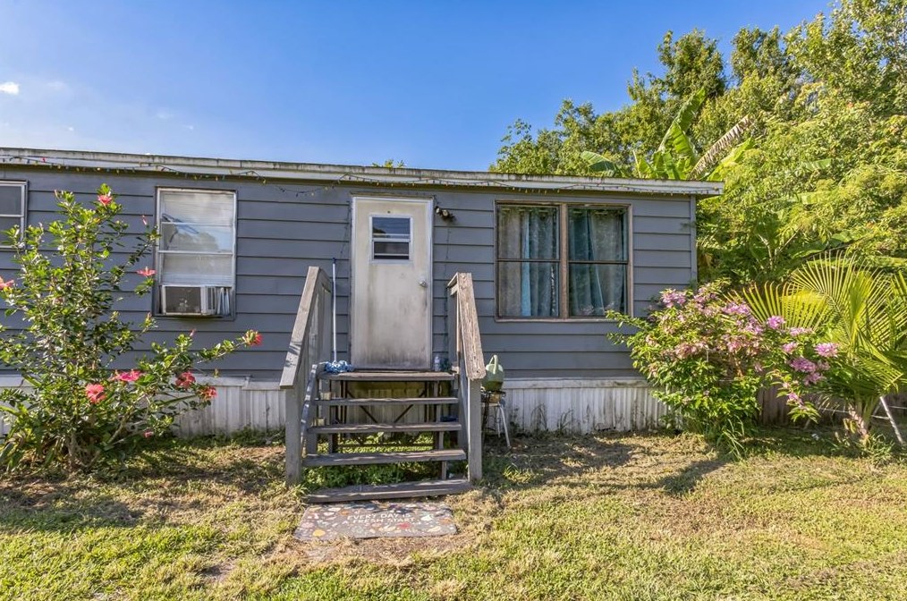 9356 Tom Costine Rd, Lakeland FL  33809-1657 exterior