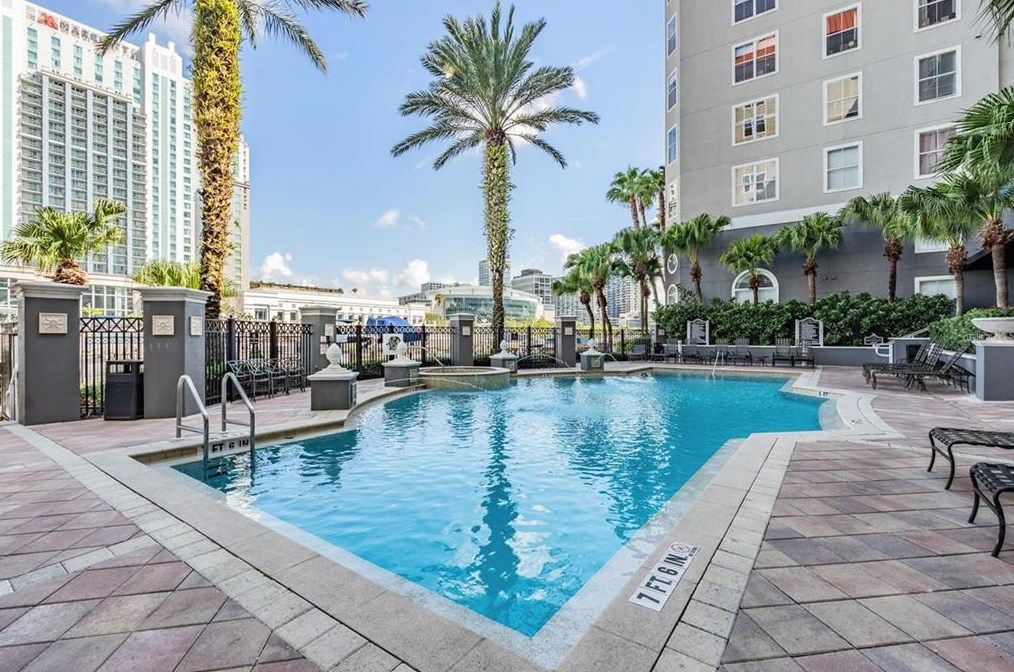 700 Harbour Island Blvd, Tampa FL  33602-5712 exterior