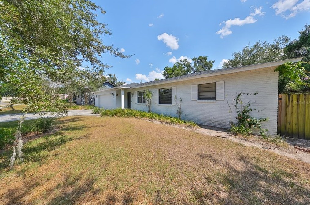 812 Bills Cir, Brandon, FL 33511-6103