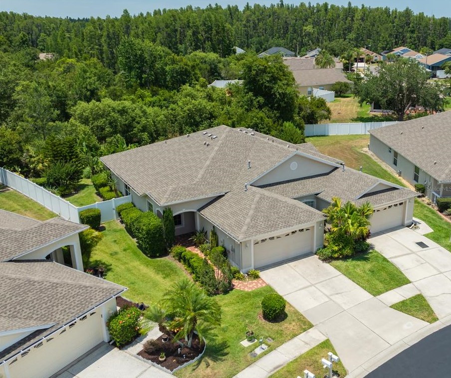 30853 Whitlock Dr, Zephyrhills, FL 33543-3908