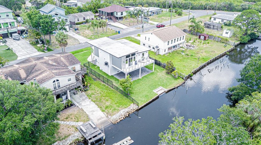 9113 Brunswick Ln, Tampa, FL 33615-4303