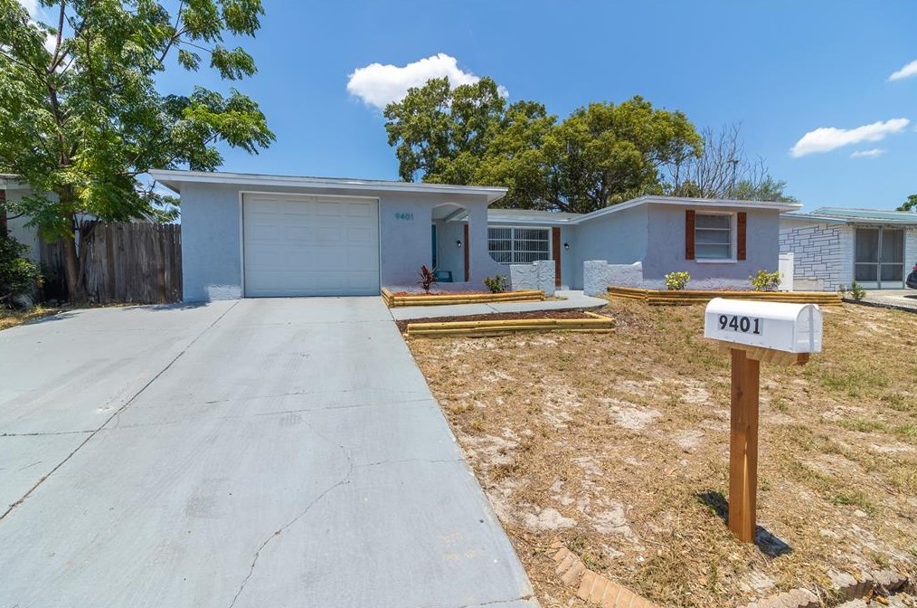9401 Rainbow Ln, Port Richey, FL 34668-4364