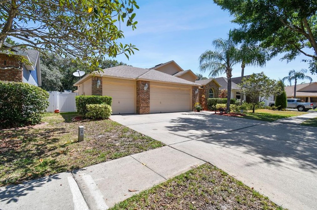6628 Thackston Dr, Riverview, FL 33578