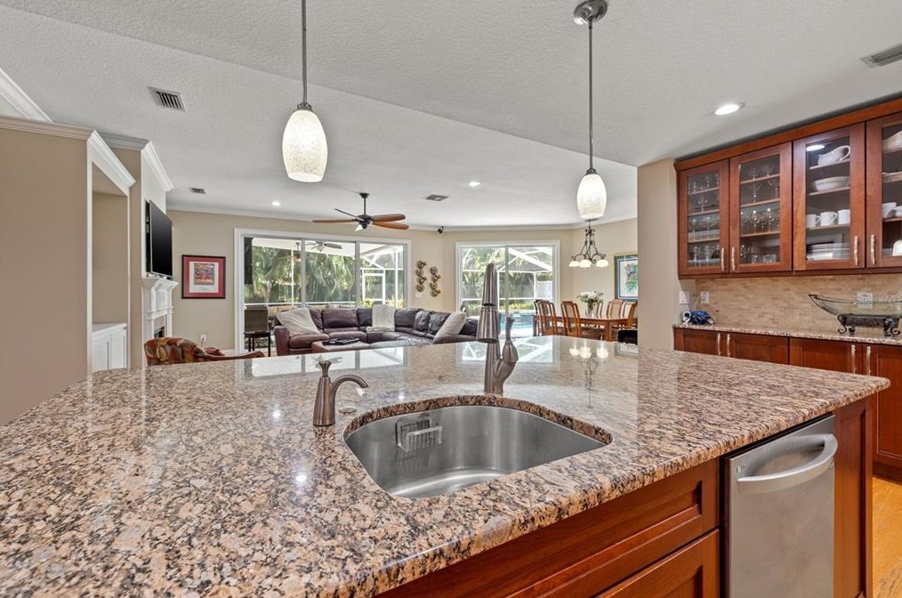 4107 Leona St, Tampa FL 33629-8508 exterior