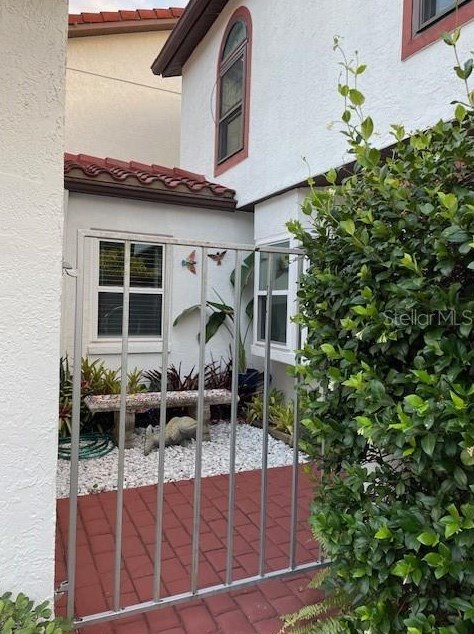 11420 Linarbor Pl, Tampa, FL 33617-2399