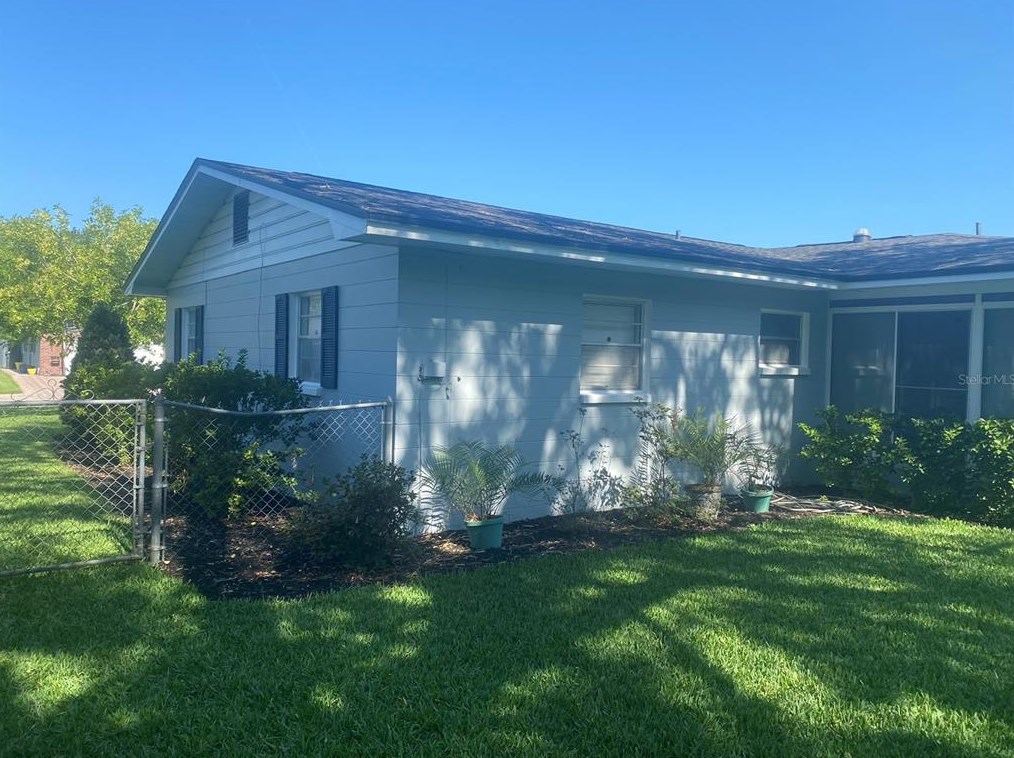 1515 Leslie Dr, Lakeland FL  33801-2752 exterior