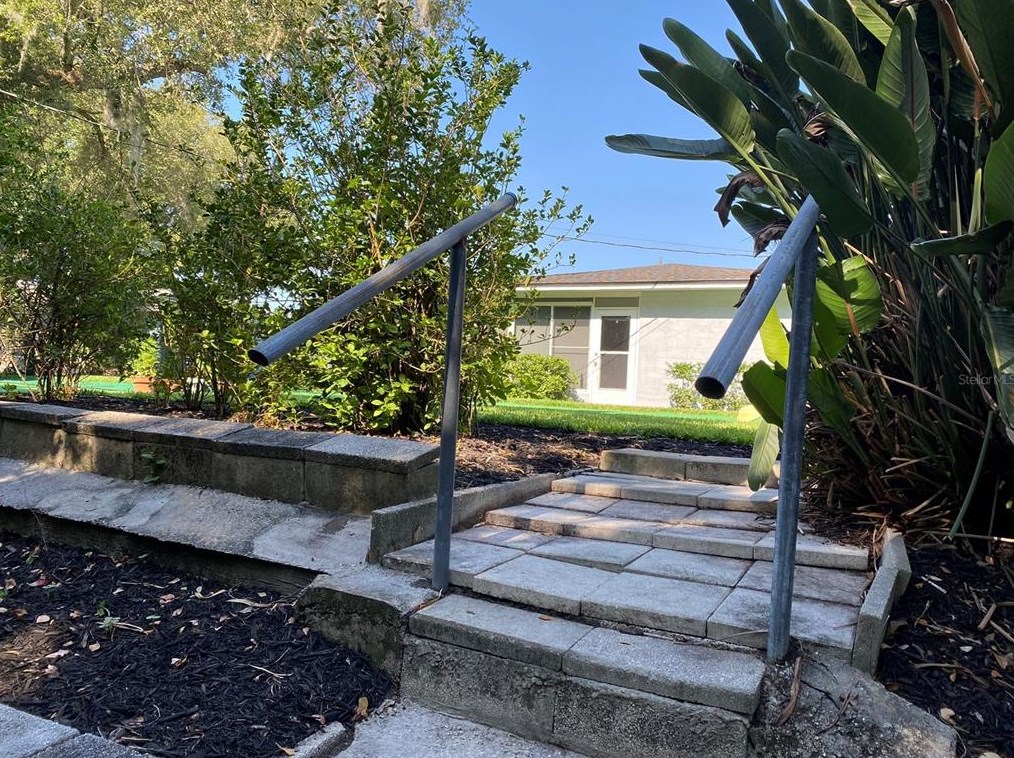 1515 Leslie Dr, Lakeland FL  33801-2752 exterior