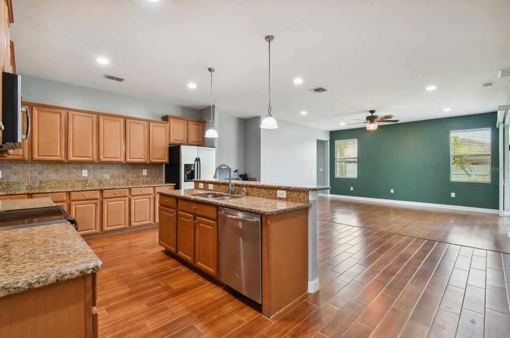 3661 Prescott Loop, Lakeland FL  33810-2860 exterior