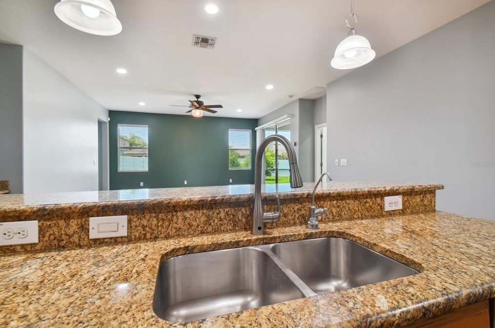 3661 Prescott Loop, Lakeland FL  33810-2860 exterior
