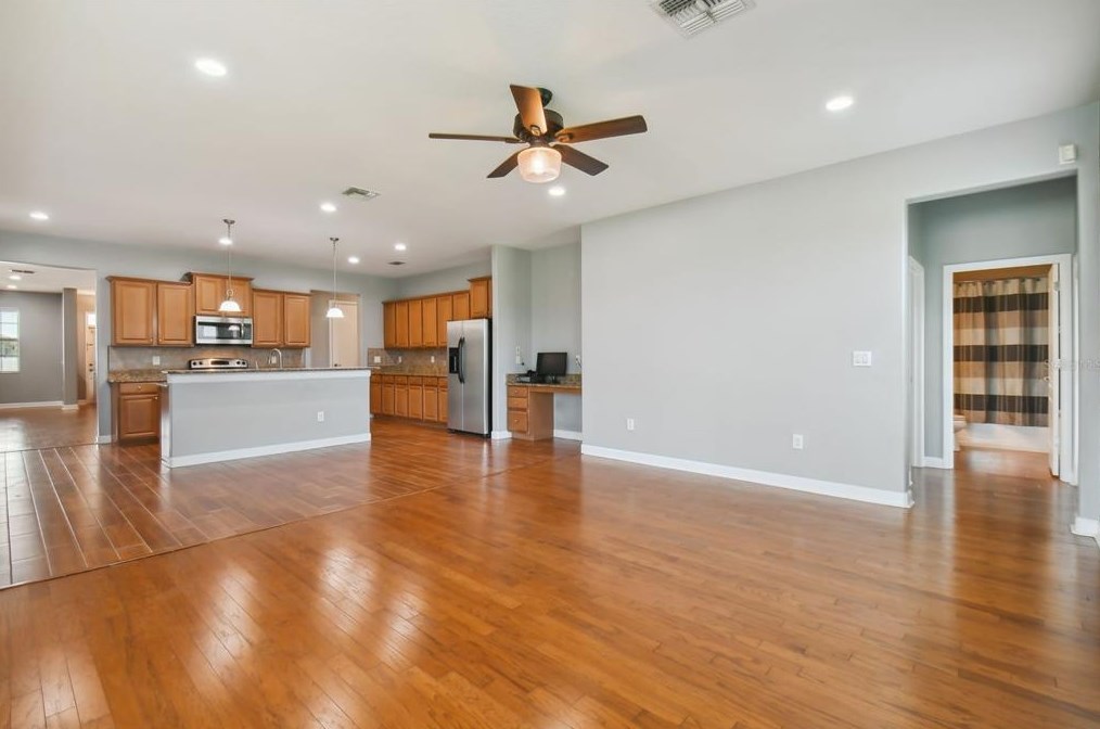 3661 Prescott Loop, Lakeland FL  33810-2860 exterior