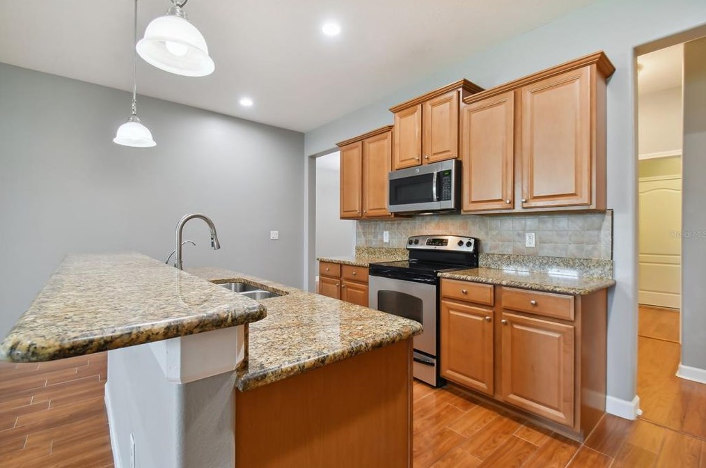 3661 Prescott Loop, Lakeland FL  33810-2860 exterior
