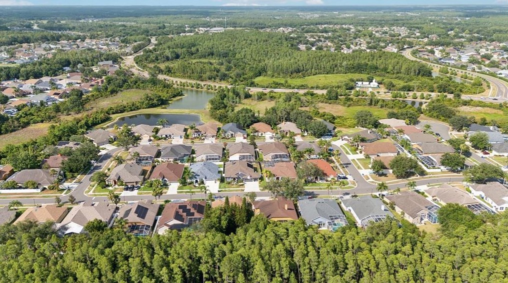 10010 Kingshyre Way, Tampa FL 33647-2875 exterior