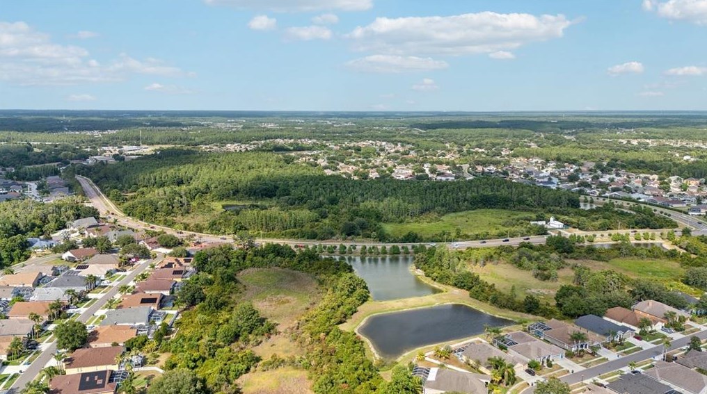 10010 Kingshyre Way, Tampa FL 33647-2875 exterior