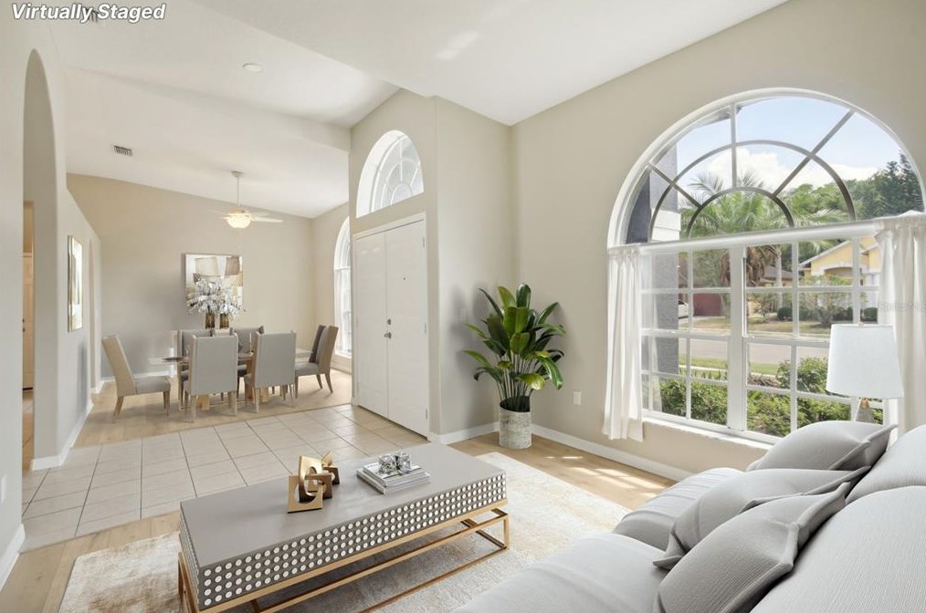 10010 Kingshyre Way, Tampa FL 33647-2875 exterior