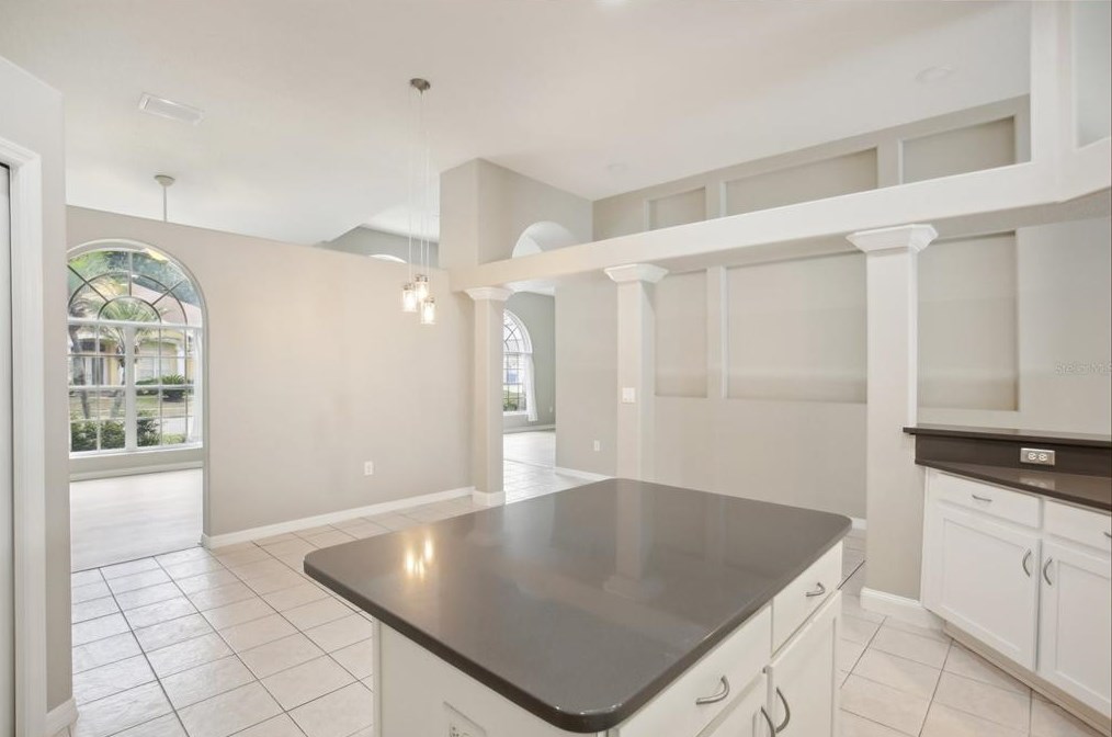 10010 Kingshyre Way, Tampa FL 33647-2875 exterior