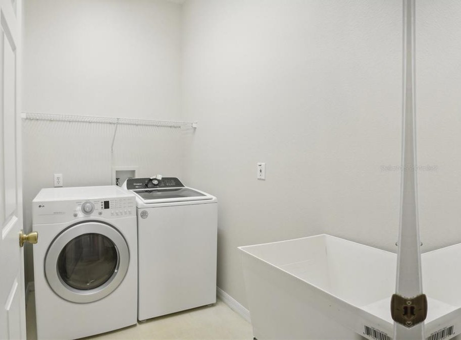 10010 Kingshyre Way, Tampa FL 33647-2875 exterior