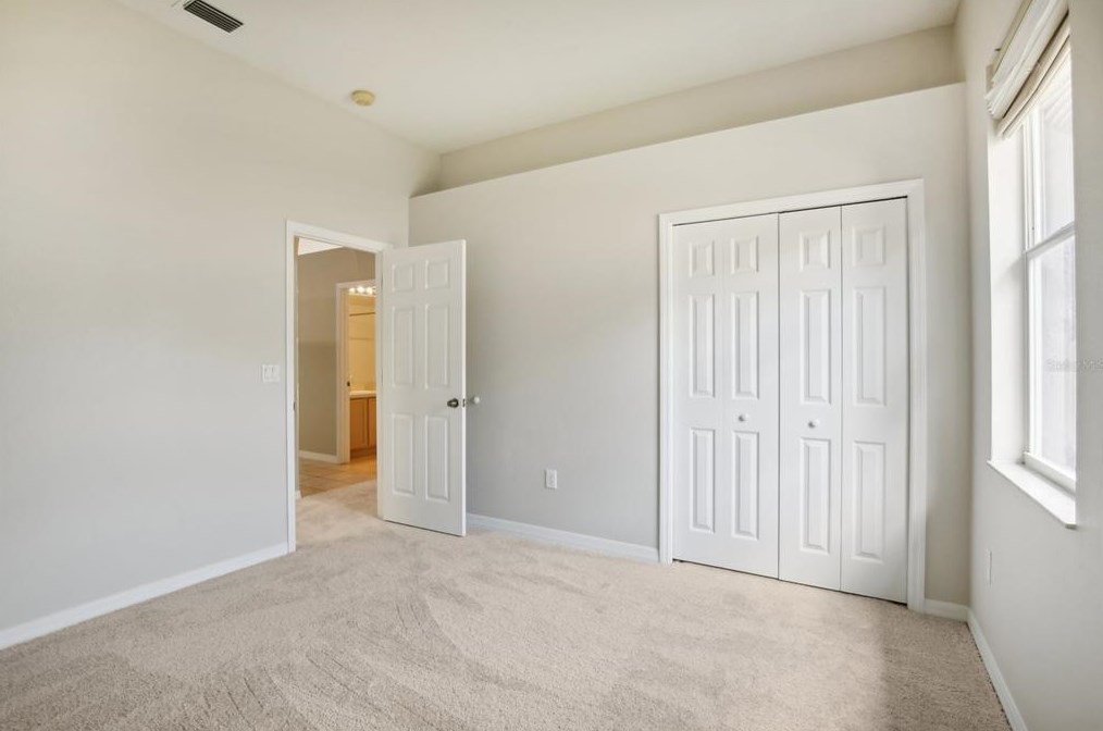 10010 Kingshyre Way, Tampa FL 33647-2875 exterior