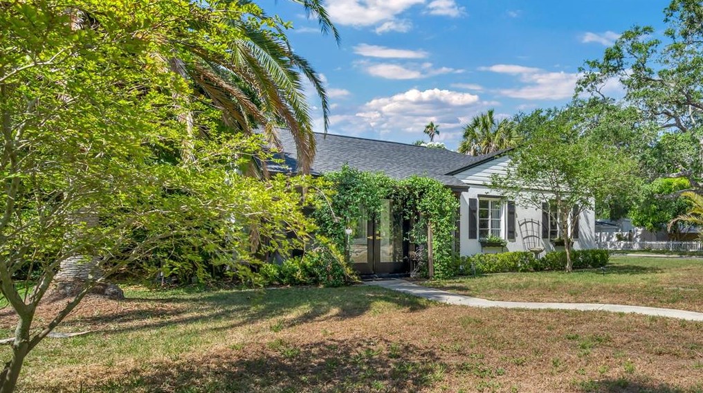 433 San Salvador Dr, Dunedin, FL 34698