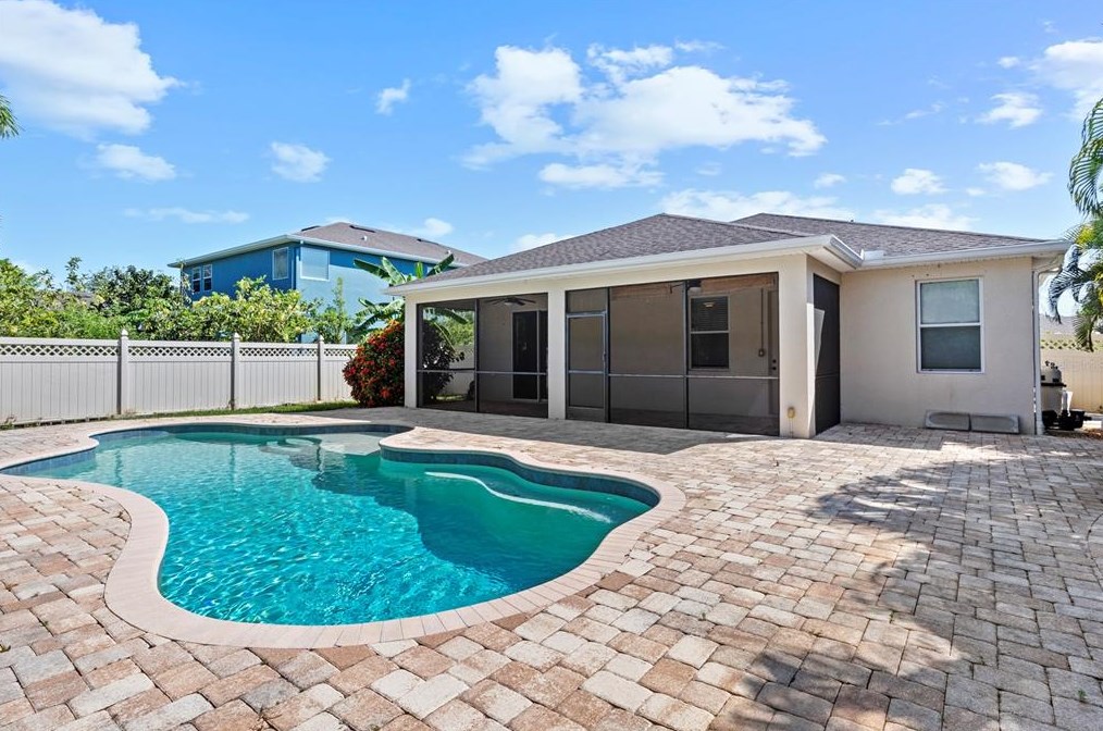 2325 50th St Cir E, Palmetto, FL 34221