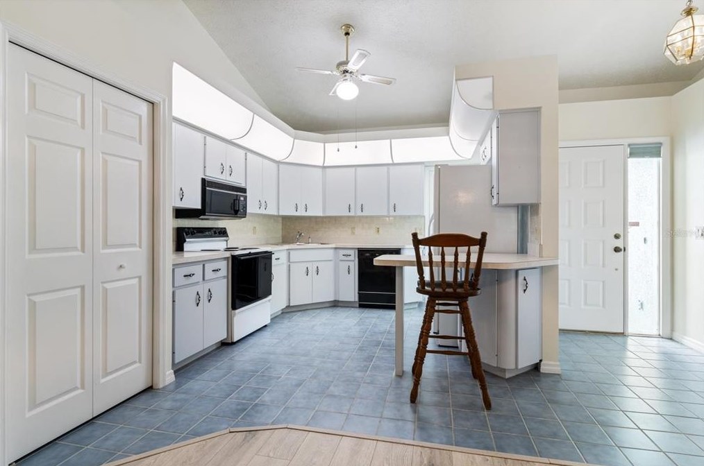 820 Inverie Dr, Inverness, FL 34453