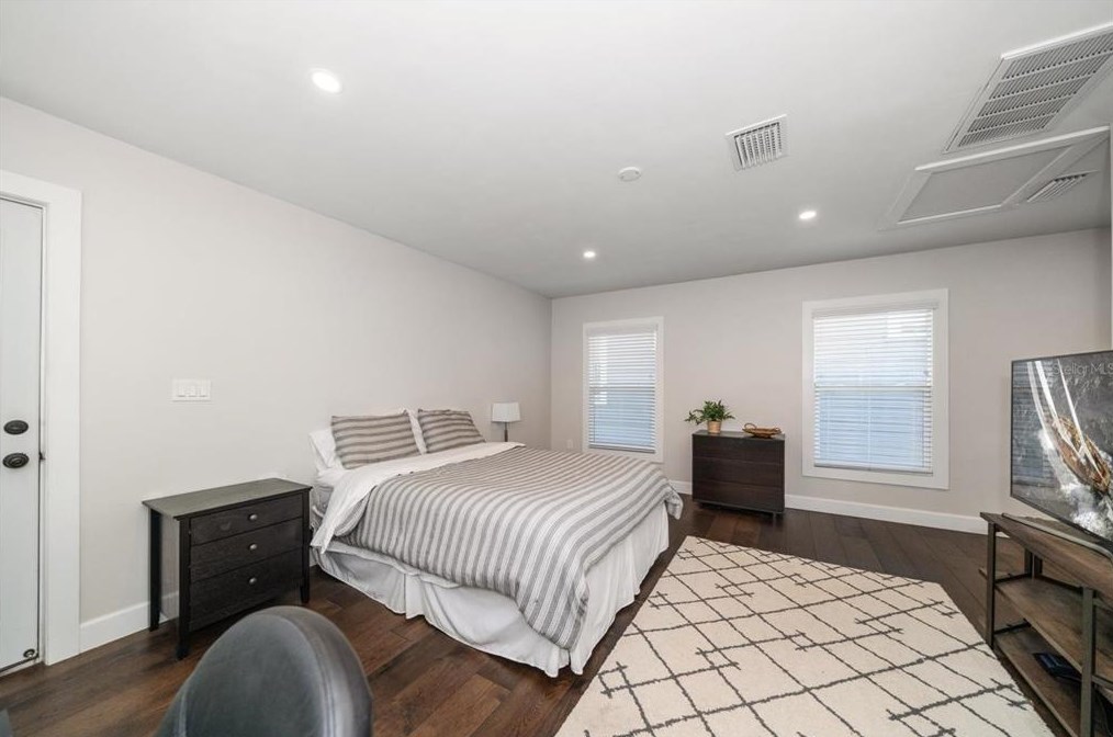 2109 Watrous Ave, Tampa FL 33629-5344 exterior