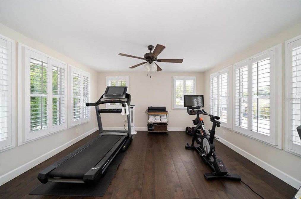 2109 Watrous Ave, Tampa FL 33629-5344 exterior