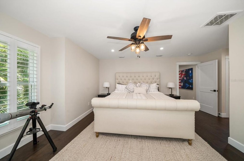 2109 Watrous Ave, Tampa FL 33629-5344 exterior